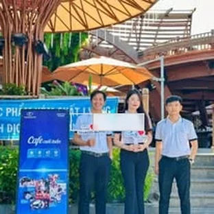Kia Kiên Giang - Hoạt động hỗ trợ khách chọn xe tại Rạch Giá.